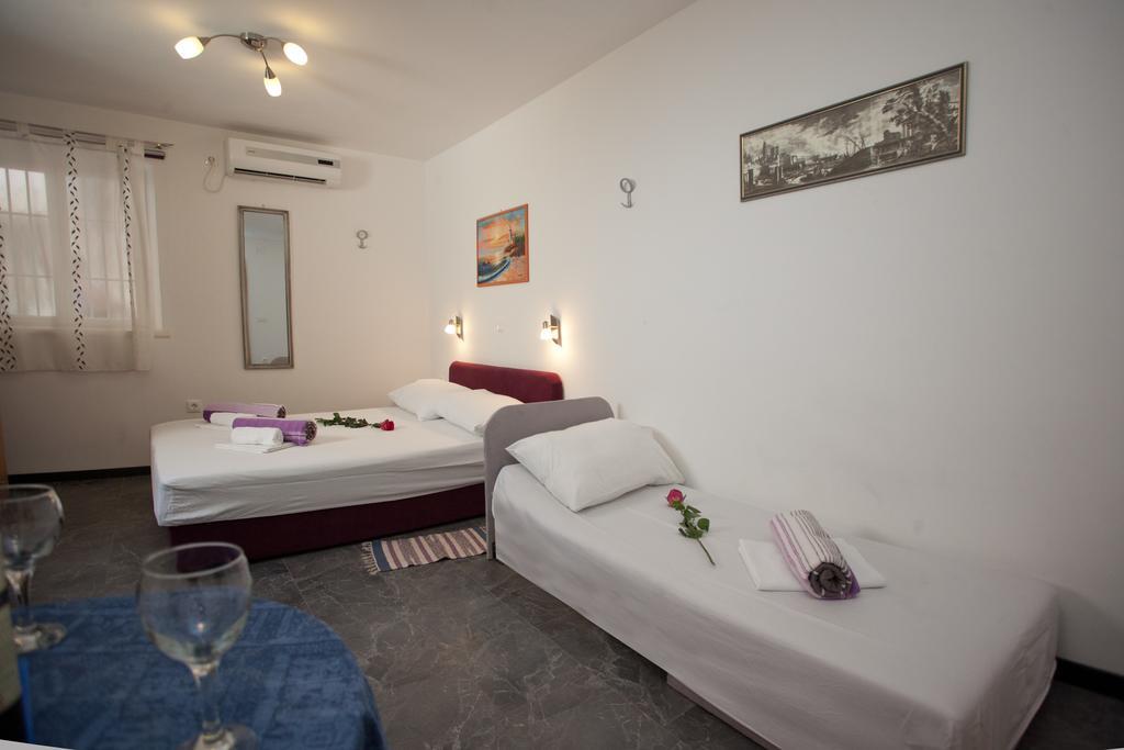 Guesthouse Aleto Split Exterior photo