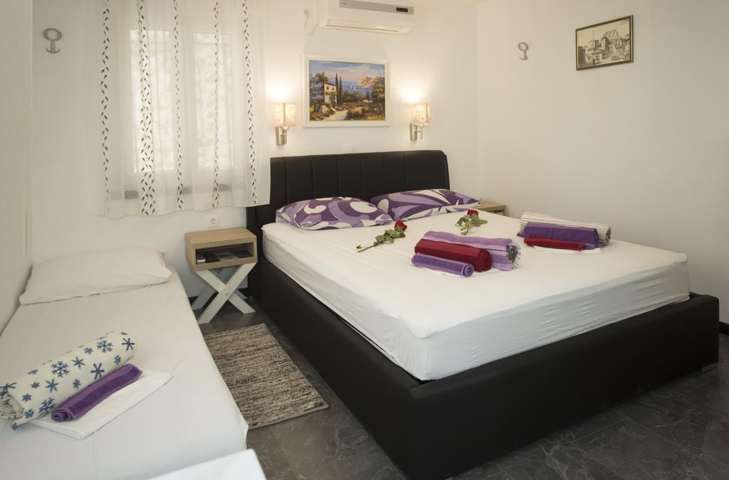 Guesthouse Aleto Split Exterior photo